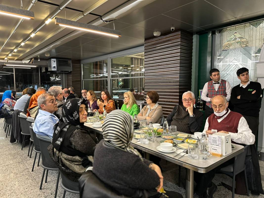 Konya'da 30 yılı aşan diş hekimleri bir araya geldi 1